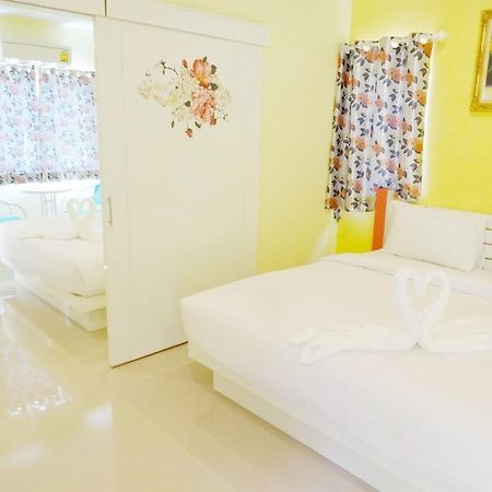 Holland Resort Phuket Rum bild